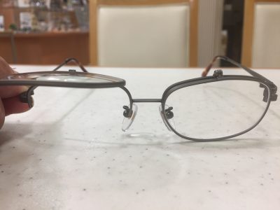 オリジナル跳ね上げメガネ