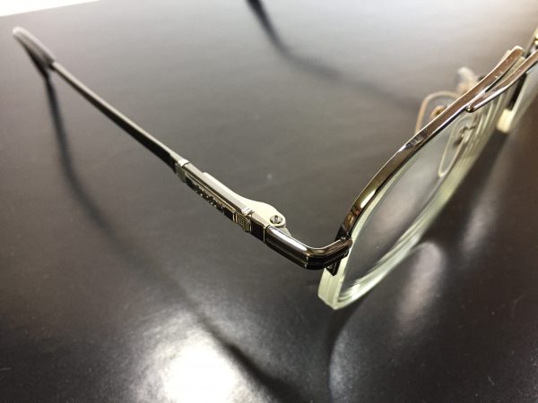トロイ バネ蝶番修理