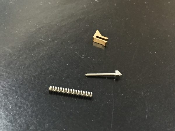 トロイ バネ蝶番修理