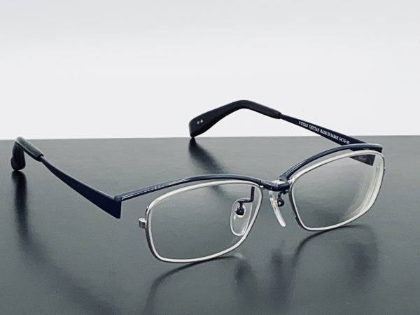 V-530 シルバー/ネイビー