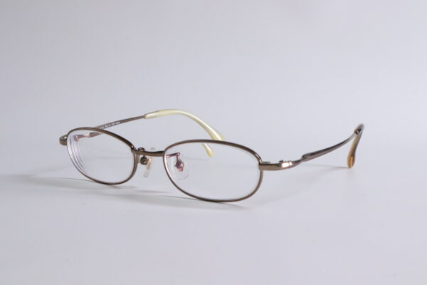 オーバルメタル